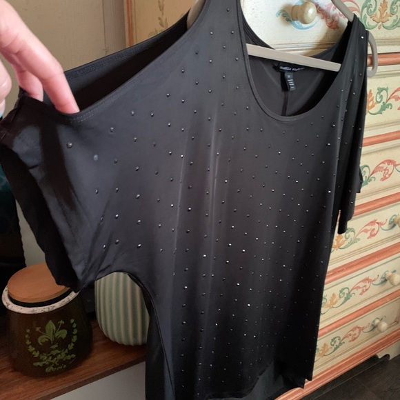 Black top with black sparkles - Picture 2 of 2